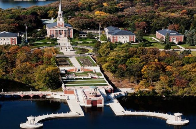 R&J Painting LLC provides painting services in Mundelein.