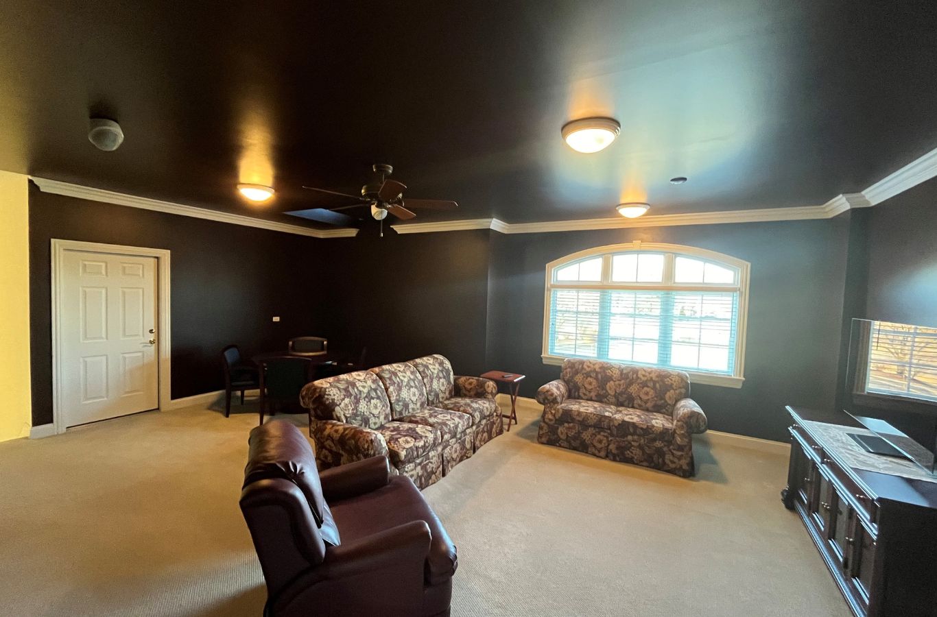 Benefits of Painting Company in Lake Zurich, IL by R&J Painting Experienced painters at work, delivering high-quality finishes for residential and commercial properties in Lake Zurich, IL.