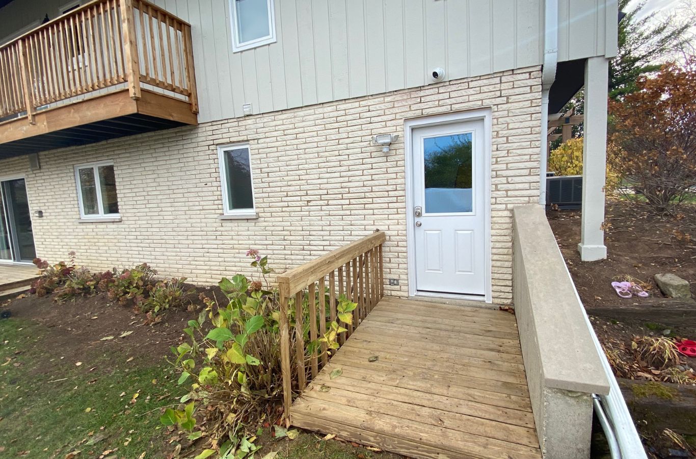 A R&J Painting expert providing Exterior Painter services in Buffalo Grove, IL, showing dedication to quality and long-term curb appeal. Exterior Painter near me.